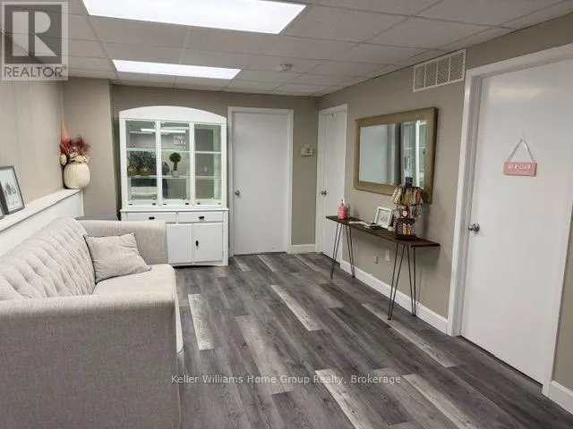 UPPER - 465A ST PATRICK STREET W, Centre Wellington (Fergus), Ontario N1M1M2