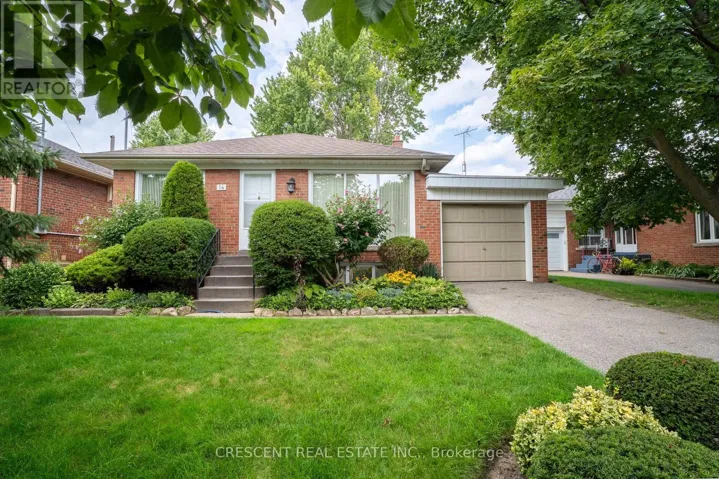 14 CLAYMORE DRIVE, Toronto (Stonegate-Queensway), Ontario M8Z2R9