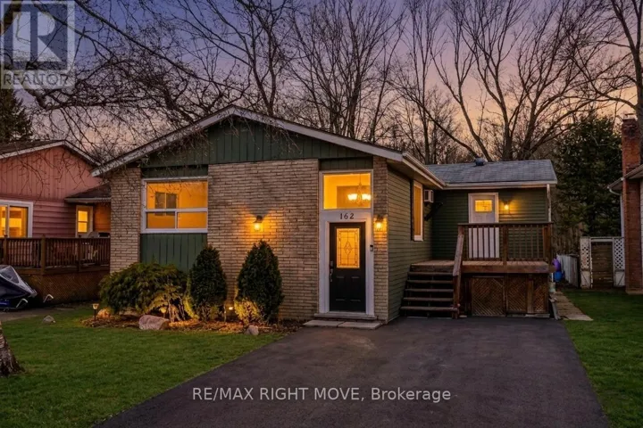 162 PRATT CRESCENT, Gravenhurst (Muskoka (S)), Ontario P1P1P5