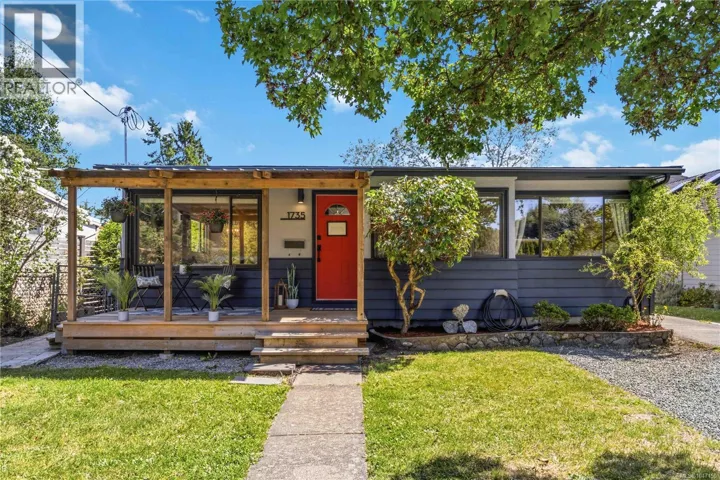 1735 Newton St, Victoria, British Columbia V8R2R1