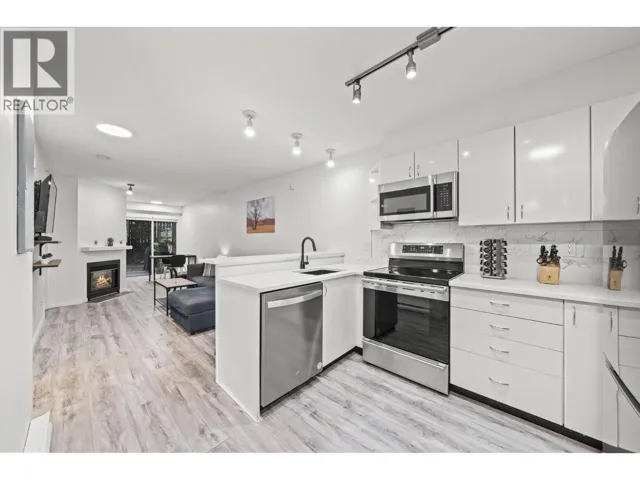 316 528 ROCHESTER AVENUE, Coquitlam, British Columbia V3K7A5