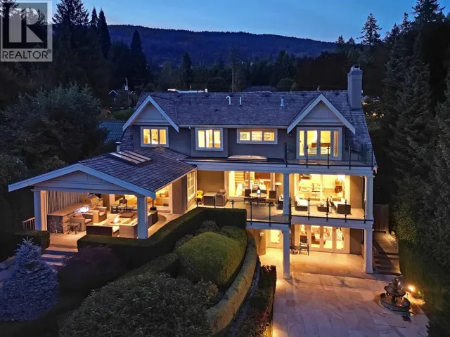 2920 MATHERS AVENUE, West Vancouver, British Columbia V7V2K1
