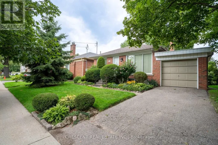 LOWER - 14 CLAYMORE DRIVE, Toronto (Stonegate-Queensway), Ontario M8Z2R9