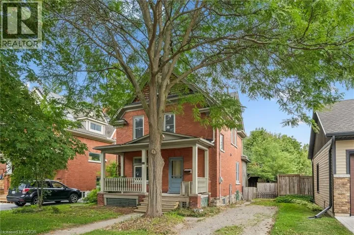 46 PEQUEGNAT Avenue, Kitchener, Ontario N2H1R8