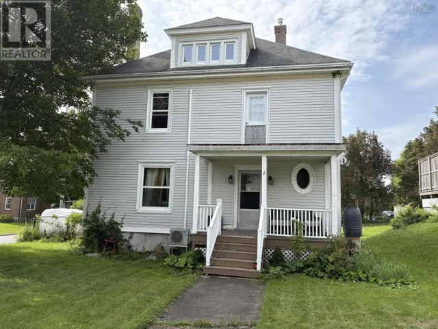 11 Victoria Avenue, Stellarton, Nova Scotia B0K1S0