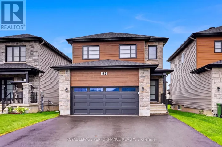 934 CHABLIS CRESCENT, Russell, Ontario K0A1W0