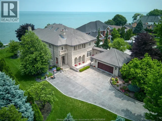 300 Elmgrove DRIVE, Lakeshore, Ontario N8N3S4