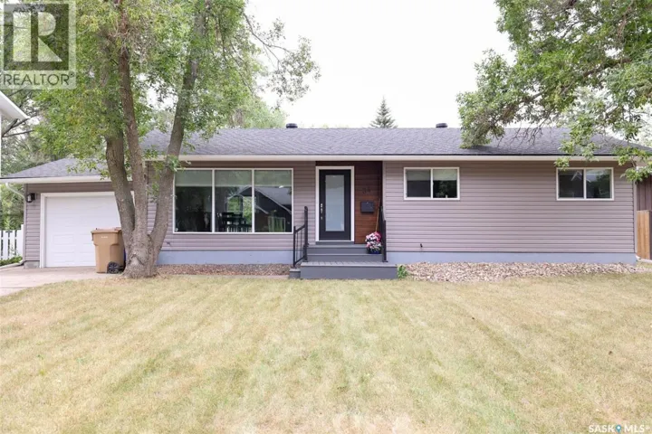 34 Elmwood PLACE, Regina, Saskatchewan S4S5M3
