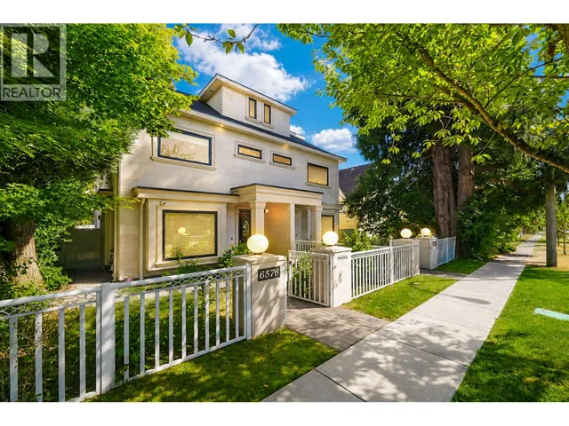 6576 YEW STREET, Vancouver, British Columbia V6P5V9