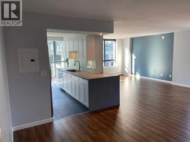 701 289 DRAKE STREET, Vancouver, British Columbia V6B5Z6