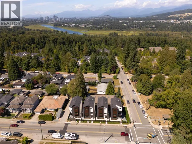 4 8483 16TH AVENUE, Burnaby, British Columbia V3N1S4