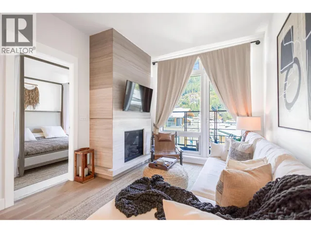 408 6687 NELSON AVENUE, West Vancouver, British Columbia V7W2B2