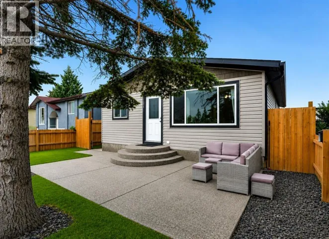 896 Rundlecairn Way NE, Calgary, Alberta T1Y2R7