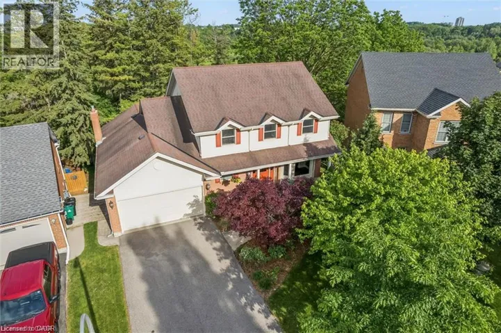21 TINATAWA Court, Kitchener, Ontario N2A3K4