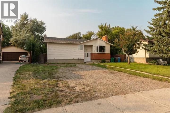 11 Rutgers Crescent, Lethbridge, Alberta T1K4S9