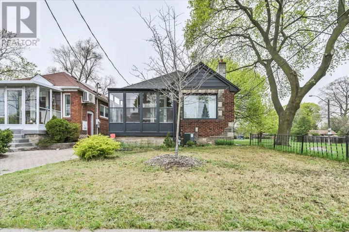 388 O'CONNOR DRIVE, Toronto (East York), Ontario M4J2W1