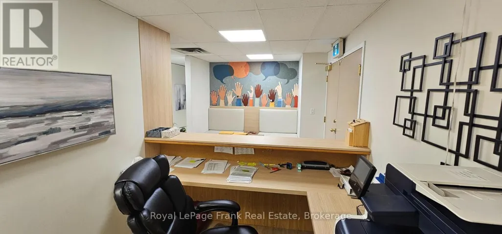 207 - 200 BOND STREET W, Oshawa (McLaughlin), Ontario L1J2L7