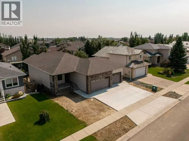 1027 Canyon Boulevard W, Lethbridge, Alberta T1K7V4