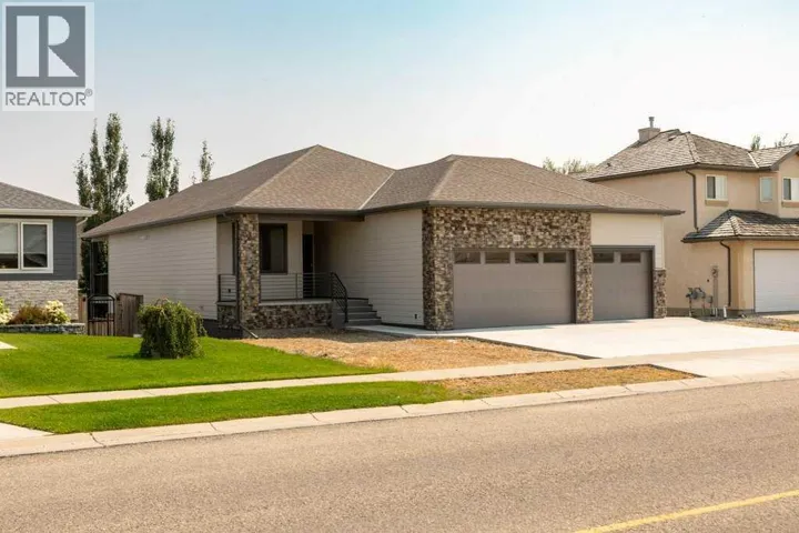1027 Canyon Boulevard W, Lethbridge, Alberta T1K7V4