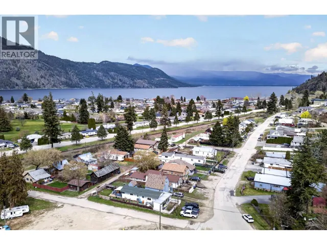 1018 HILLSIDE Avenue, Chase, British Columbia V0E1M0