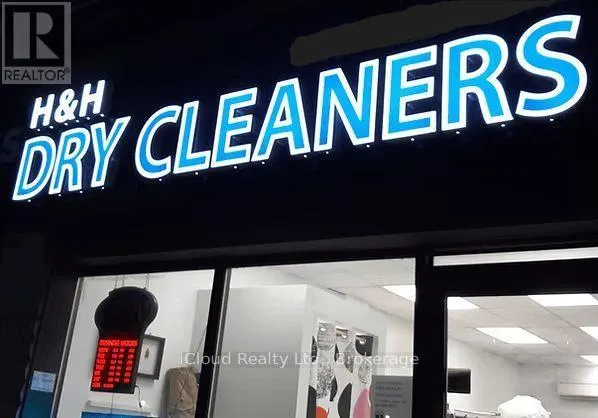 2207 GERRARD STREET E, Toronto (East End-Danforth), Ontario M4E2C8