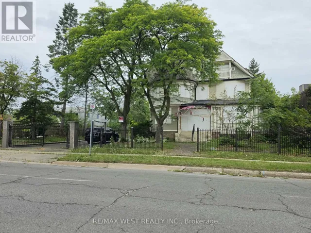 24 BURGAR STREET, Welland (Welland Downtown), Ontario L3B2S7