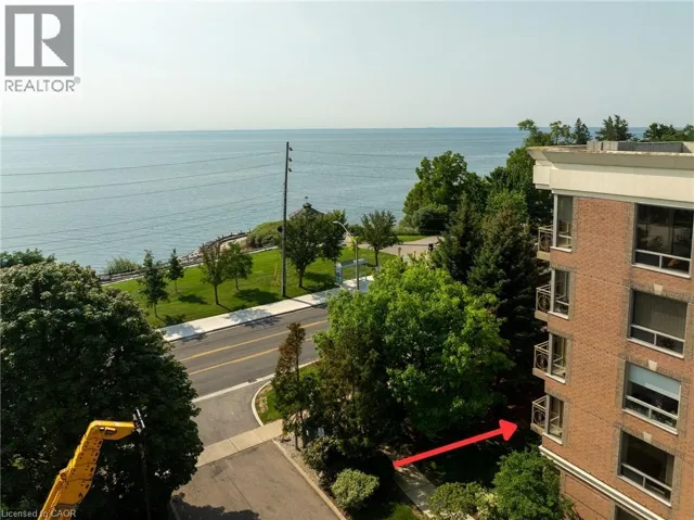 100 BURLOAK Drive Unit# 1213, Burlington, Ontario L7L6P6