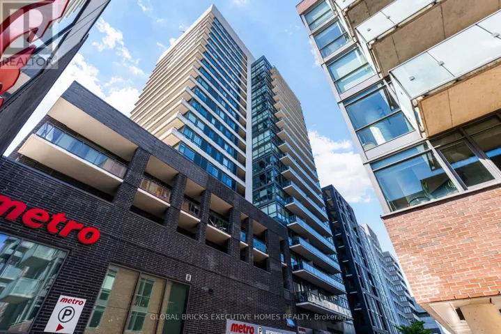 20 MINOWAN MIIKAN LANE, Toronto (Little Portugal), Ontario M6J0E5