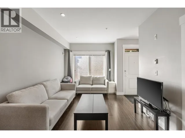 1 838 ROYAL AVENUE, New Westminster, British Columbia V3M1J9