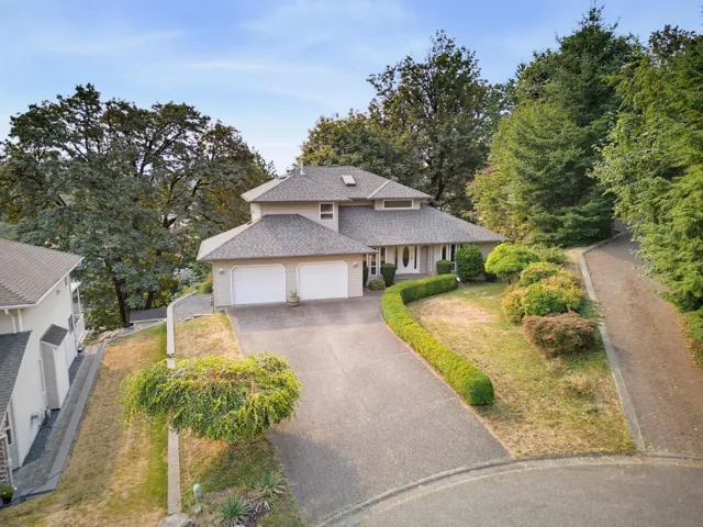 8630 SUNBURST PLACE, Chilliwack Mountain, Chilliwack, British Columbia V2R3J1
