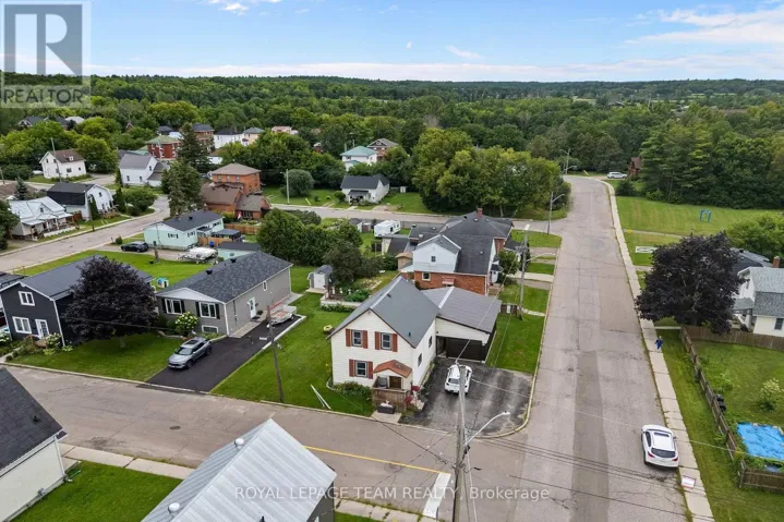 80 BANK STREET S, Renfrew, Ontario K7V2E6