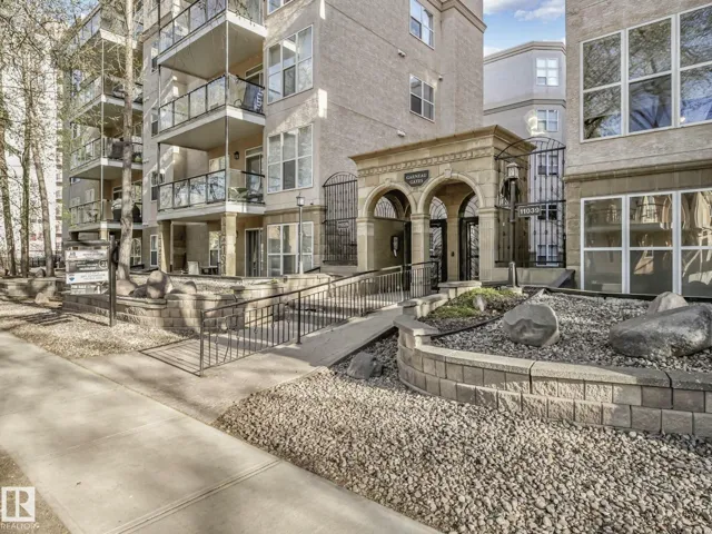 #302 11025 83 AV NW, Edmonton, Alberta T6G2V5
