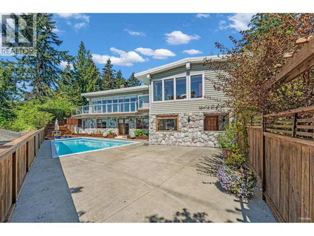 4323 VALENCIA AVENUE, North Vancouver, British Columbia V7N4A7