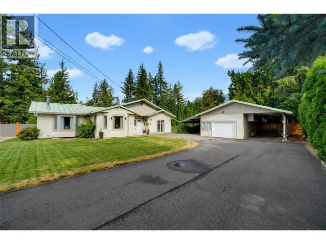 502 Maple Street, Sicamous, British Columbia V0E2V0