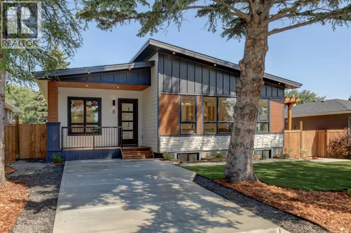 8 Carnarvon Way NW, Calgary, Alberta T2K1W4