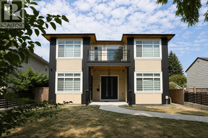 8563 11TH AVENUE, Burnaby, British Columbia V3N2P6