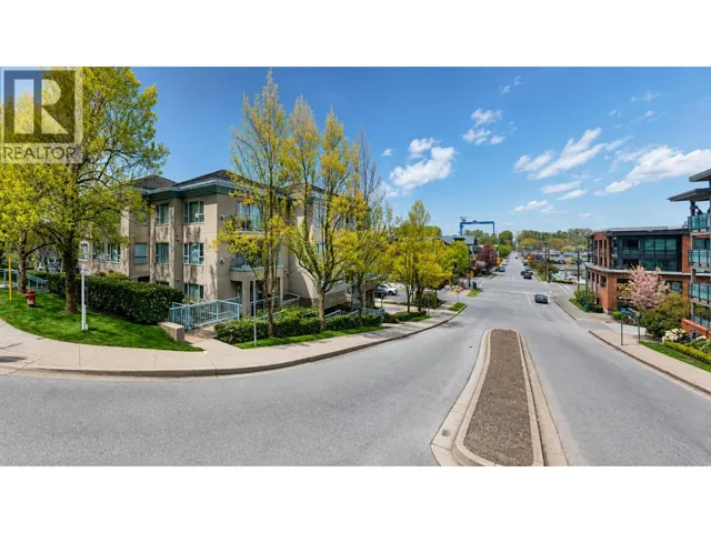 5 1680 W LLOYD AVENUE, North Vancouver, British Columbia V7P2N6