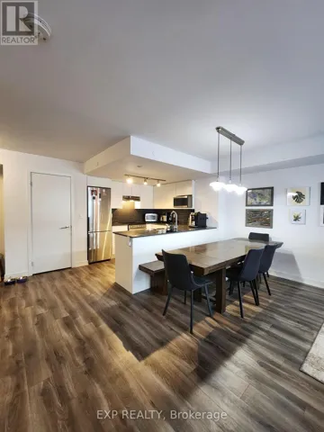 7 - 106 VARNA DRIVE, Toronto (Englemount-Lawrence), Ontario M6A0C8