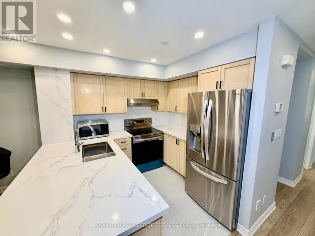 11 - 285 ANTIBES DRIVE, Toronto (Westminster-Branson), Ontario M2R3X9