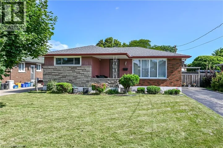 5 KENTLEY Drive, Hamilton, Ontario L8H2R6