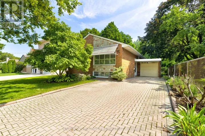109 WINCOTT DRIVE, Toronto (Kingsview Village-The Westway), Ontario M9R2P5