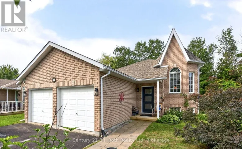 7 GEORGIAS WALK, Tay (Victoria Harbour), Ontario L0K2A0