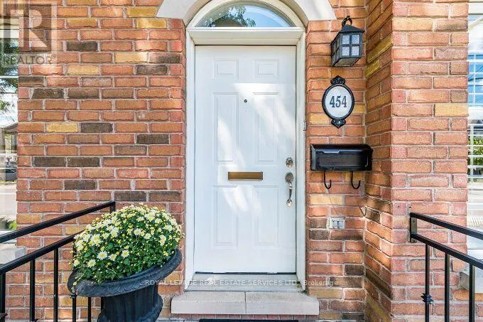 454 ST JOHNS ROAD, Toronto (Runnymede-Bloor West Village), Ontario M6S2L2