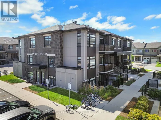 J - 310 TULUM CRESCENT, Ottawa, Ontario K2S2Y4