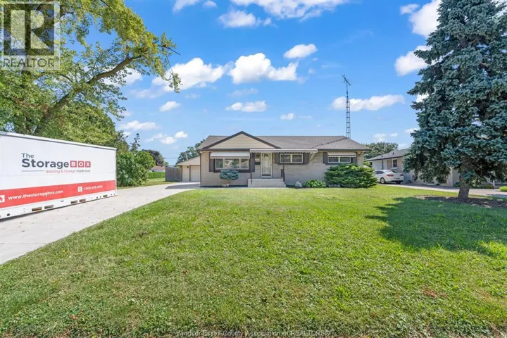 3302 WOODLAWN AVENUE, Windsor, Ontario N8W2J3