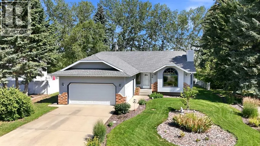 10 Petticoat Lane, Lacombe, Alberta T4L1T6