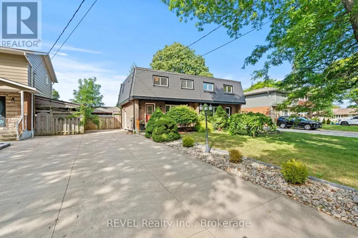 28 BLACK KNIGHT ROAD, St. Catharines (Lakeport), Ontario L2N3C1