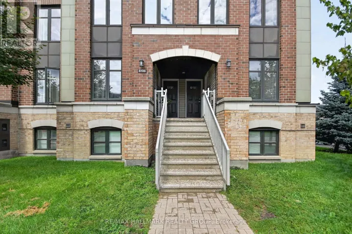 619 A CHAPMAN MILLS DRIVE, Ottawa, Ontario K2J5T1