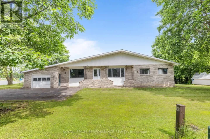 438 VOYAGEUR PLACE, Russell, Ontario K0A1W0