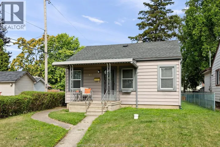 3672 Girardot, Windsor, Ontario N9C1W5